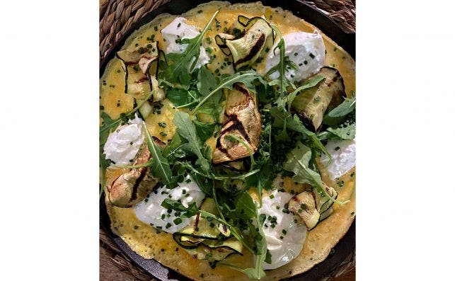 Tortilla abierta con verduras y mozzarela Tortilla abierta con verduras y mozzarela