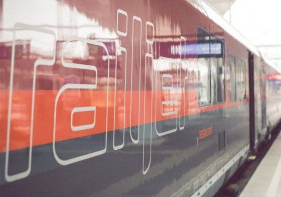 Trenes AlRail. Foto Austrian Airlines Trenes AlRail. Foto Austrian Airlines